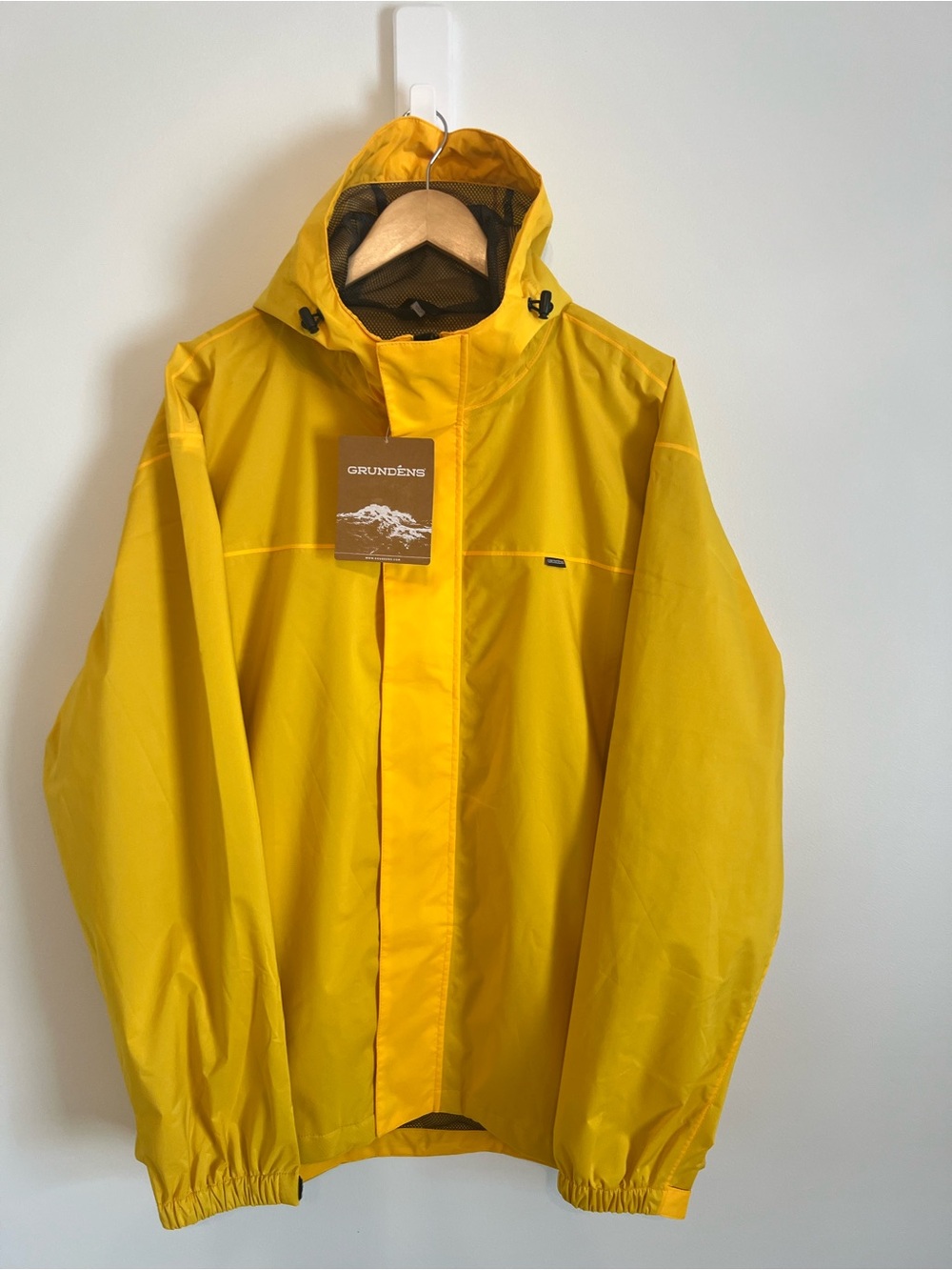 Grundéns Men's Yellow Waterproof Hooded Raincoat-NWT